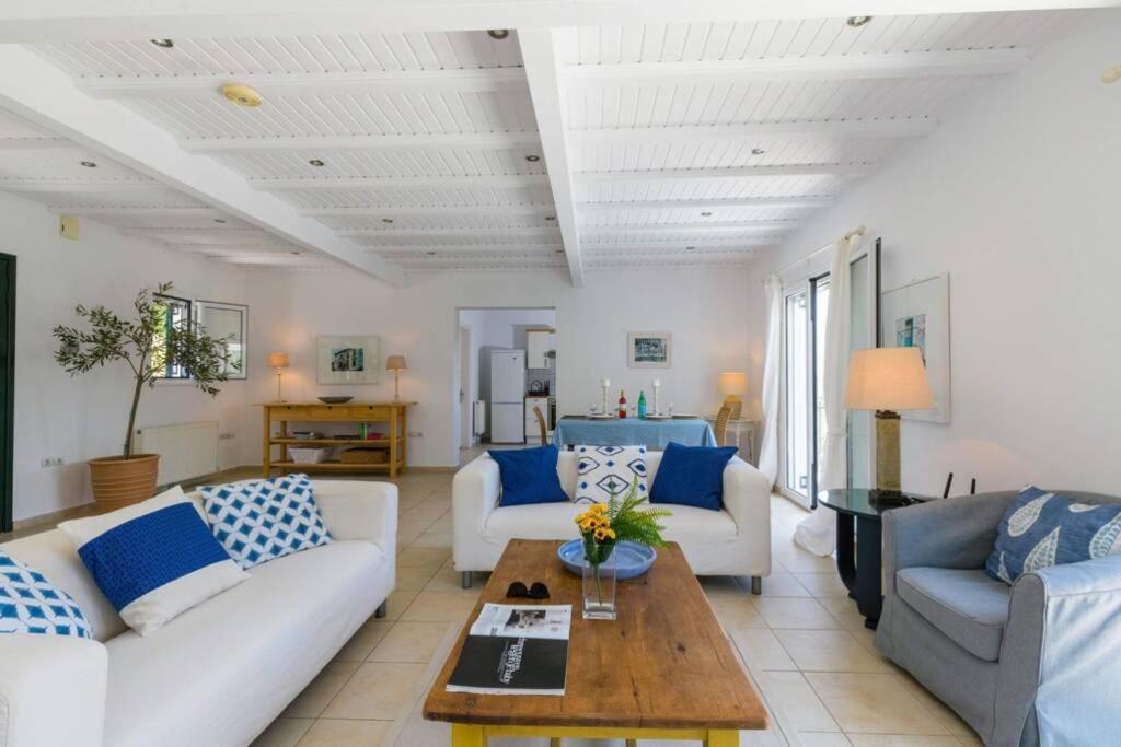 Villa Eleonas Strongyli  Exteriör bild