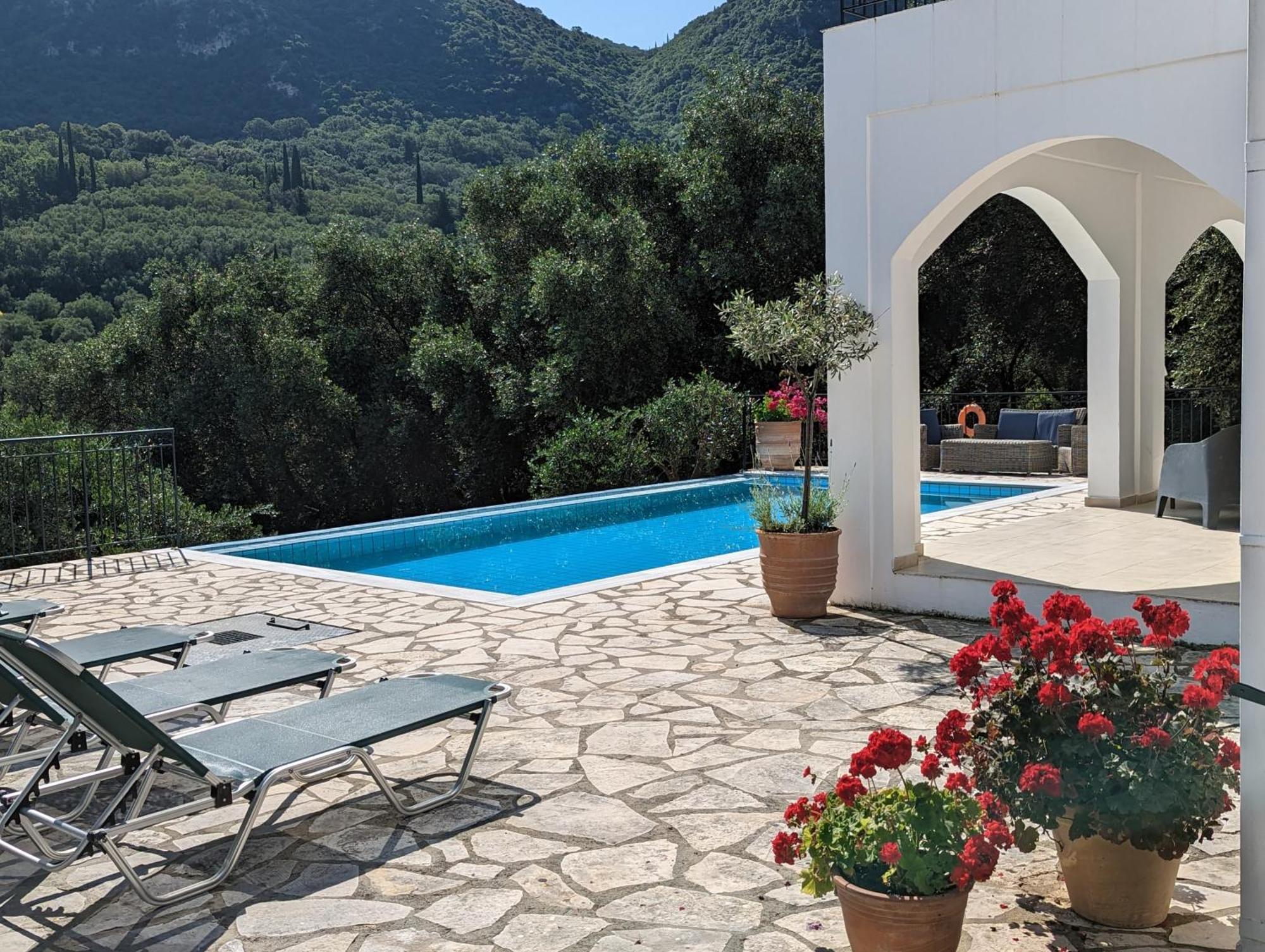 Villa Eleonas Strongyli  Rum bild